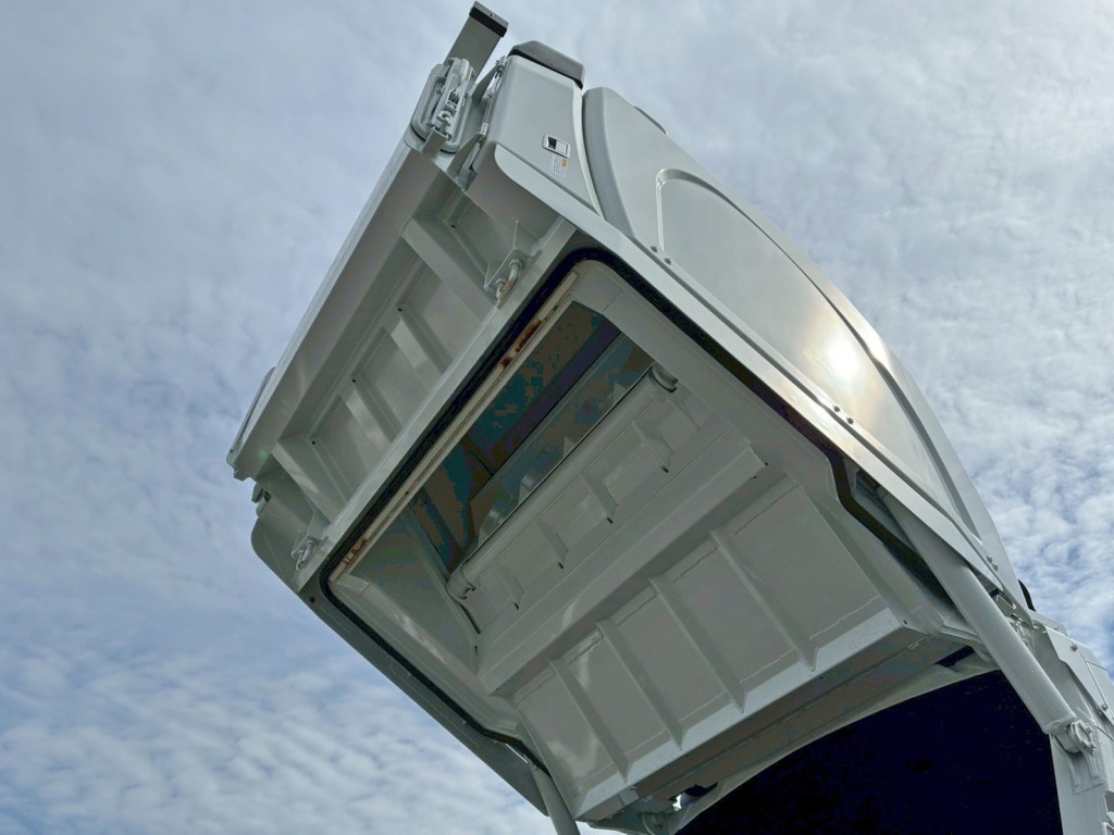 三菱 キャンター 2RG-FEAV0(2WD)の写真9