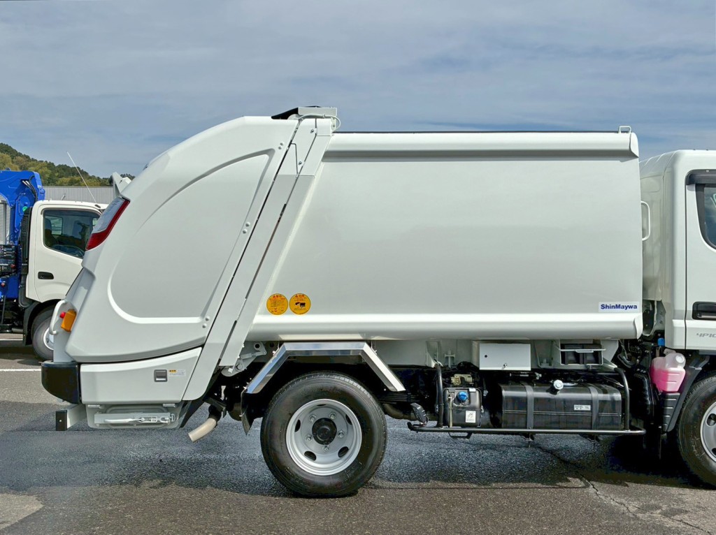 タンクの外観状態です。(運転席側)|三菱 キャンター 2RG-FEAV0(2WD)の写真21