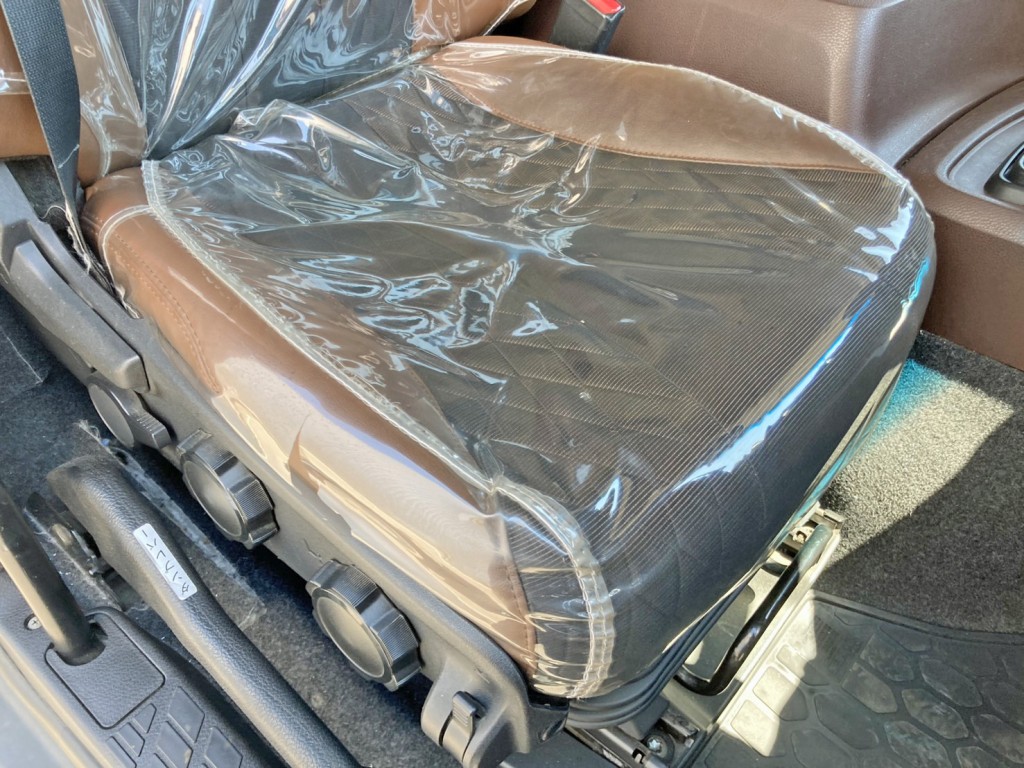 運転席座面にヘタリがあります。|日野 プロフィア 2DG-FS1EHAの写真8