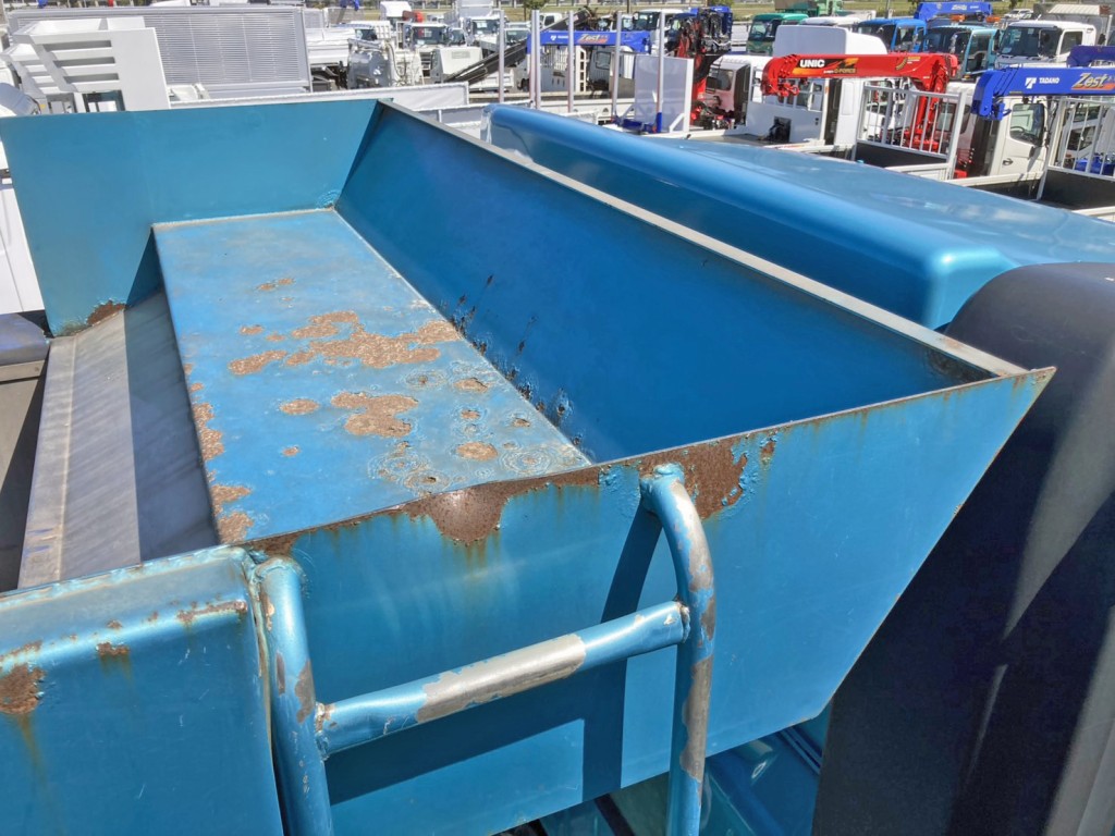 シートデッキの状態です。|日野 プロフィア 2DG-FS1EHAの写真14