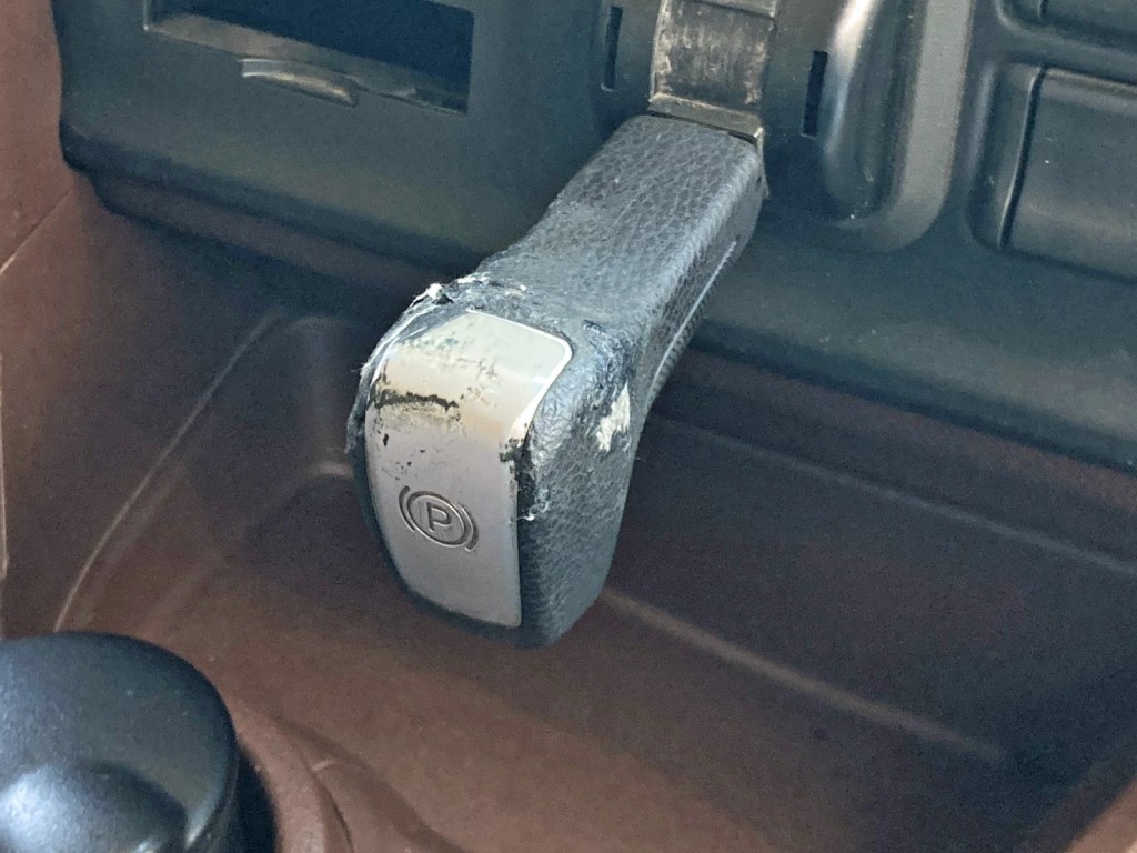 サイドブレーキの状態です。|日野 プロフィア 2DG-FS1EHAの写真40