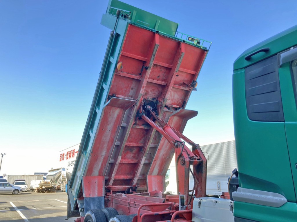 UDトラックス クオン QKG-CW5XLの写真18