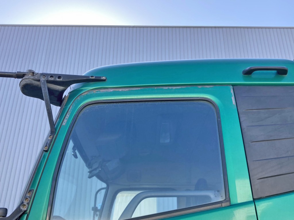 ドアバイザーが欠品しています。|UDトラックス クオン QKG-CW5XLの写真36