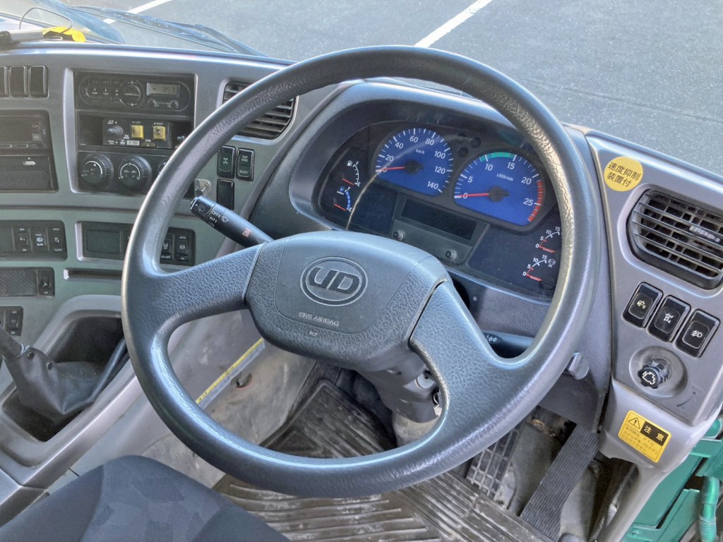 ハンドルグリップにスレがあります。|UDトラックス クオン QKG-CW5XLの写真43