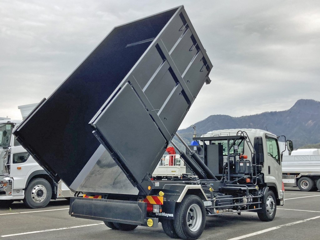 ダンプアップの状態です。|いすゞ フォワード 2RG-FTR90U4の写真5