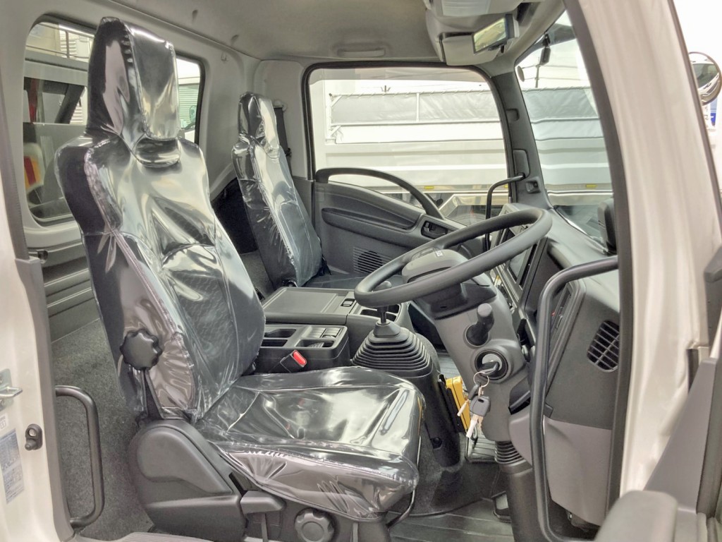 ベッドレスキャビンです。|いすゞ フォワード 2RG-FTR90U4の写真10