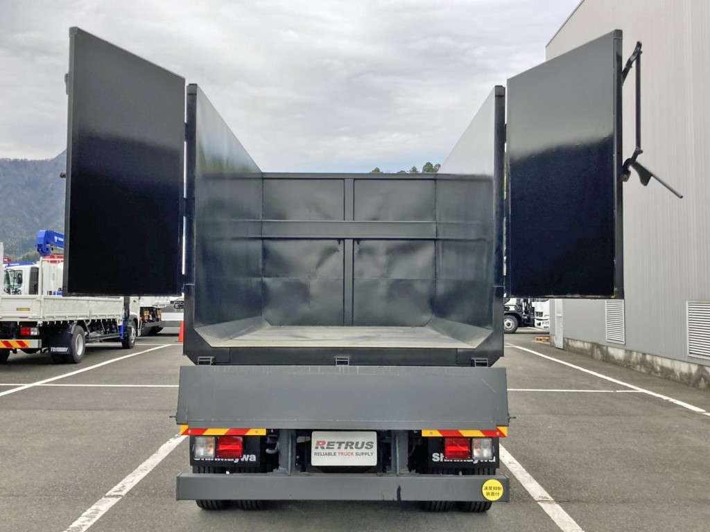 リヤゲートは3方開です。|いすゞ フォワード 2RG-FTR90U4の写真18