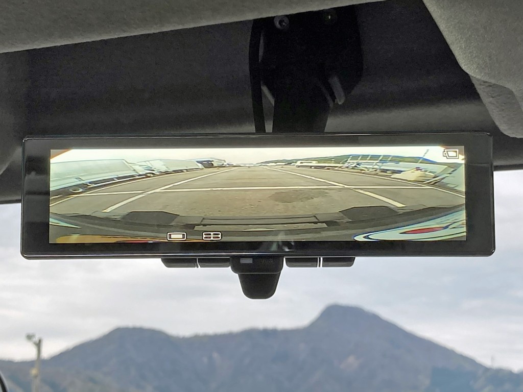 液晶バックモニター付きです。|いすゞ フォワード 2RG-FTR90U4の写真29