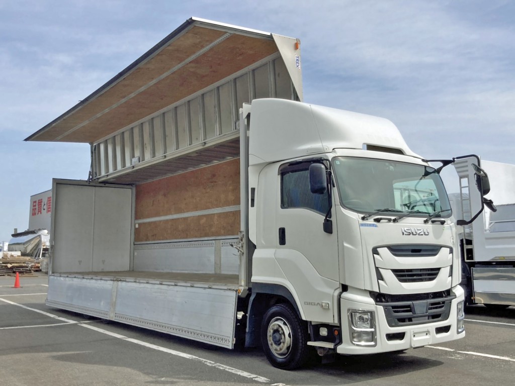 いすゞ ギガ 2PG-CYJ77Cの写真2