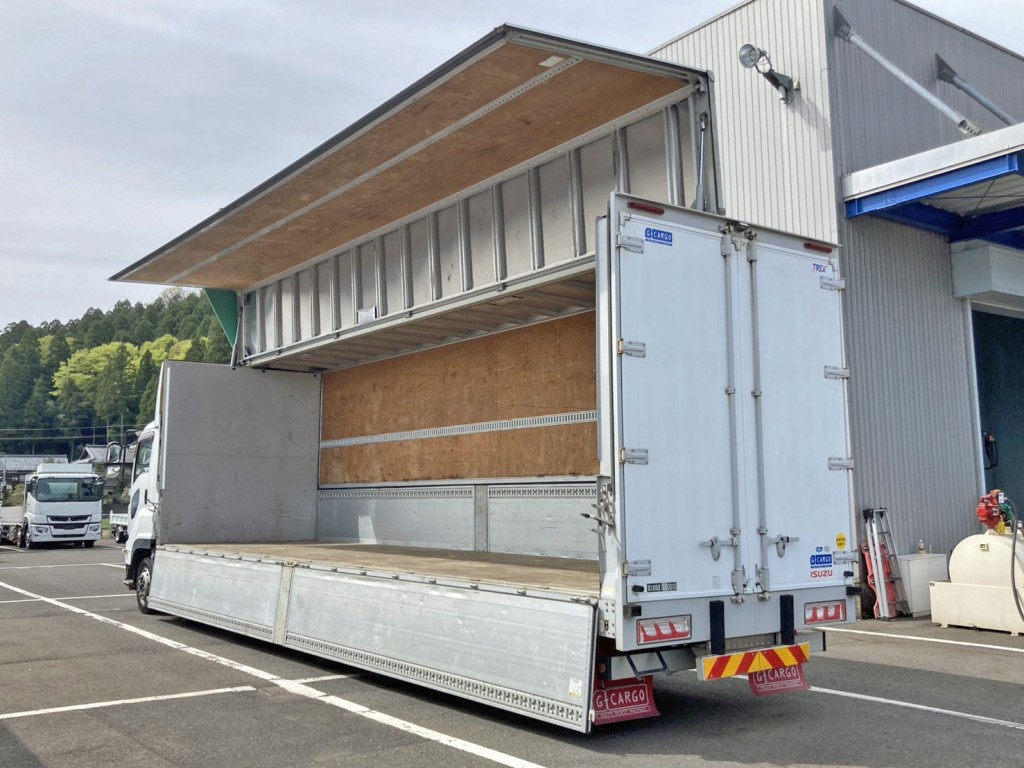 いすゞ ギガ 2PG-CYJ77Cの写真3