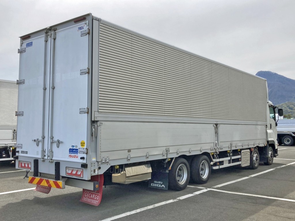 いすゞ ギガ 2PG-CYJ77Cの写真4