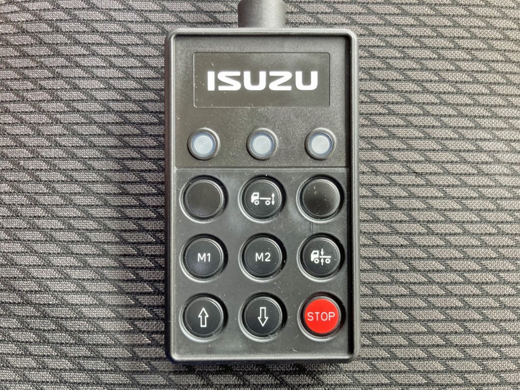 エアサスのコントローラーです。|いすゞ ギガ 2PG-CYJ77Cの写真41