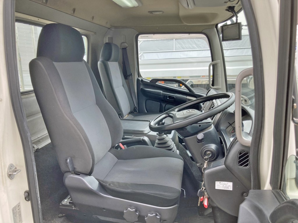 ベッドレスキャビンです。|日野 レンジャー TKG-FC9JKAA(2WD)の写真7