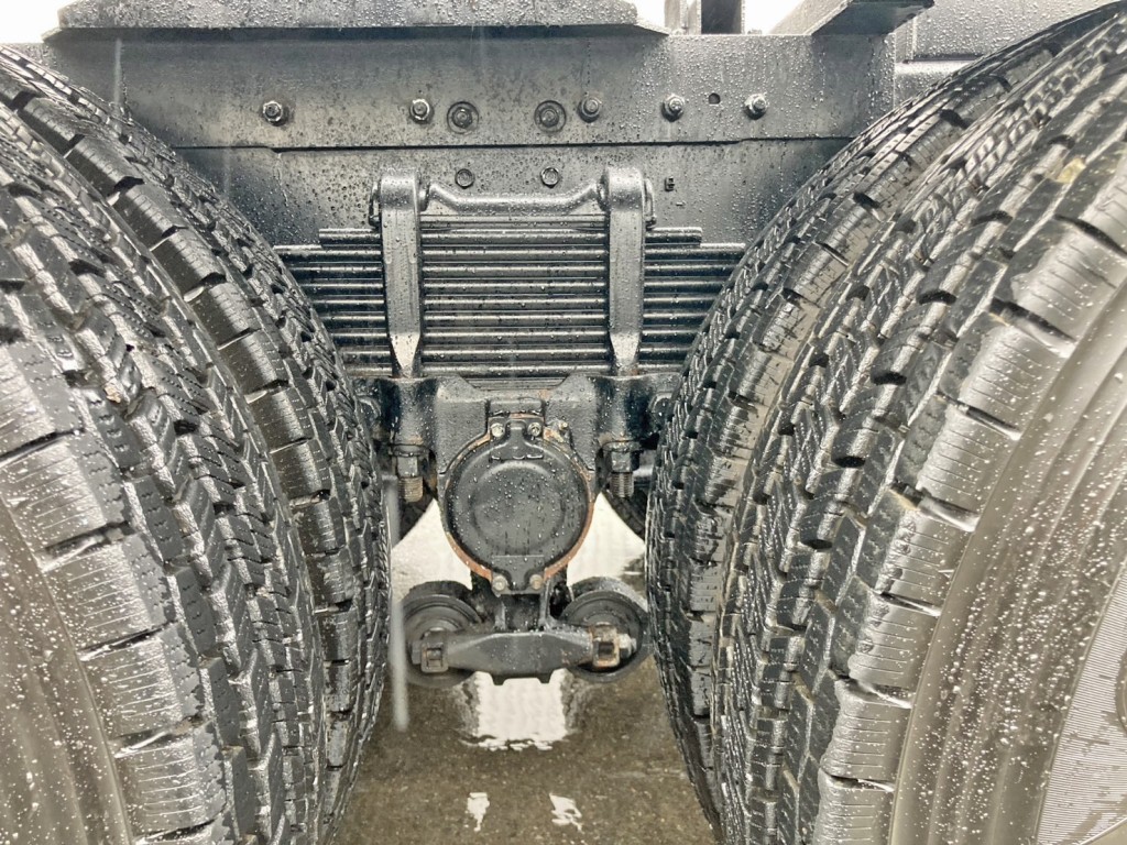 リーフサスです。|いすゞ ギガ 2DG-EXZ52CKの写真5