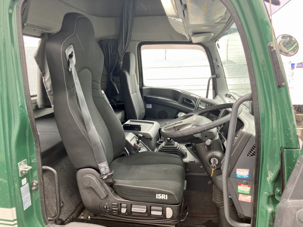 ハイルーフキャビンです。|いすゞ ギガ 2DG-EXZ52CKの写真8