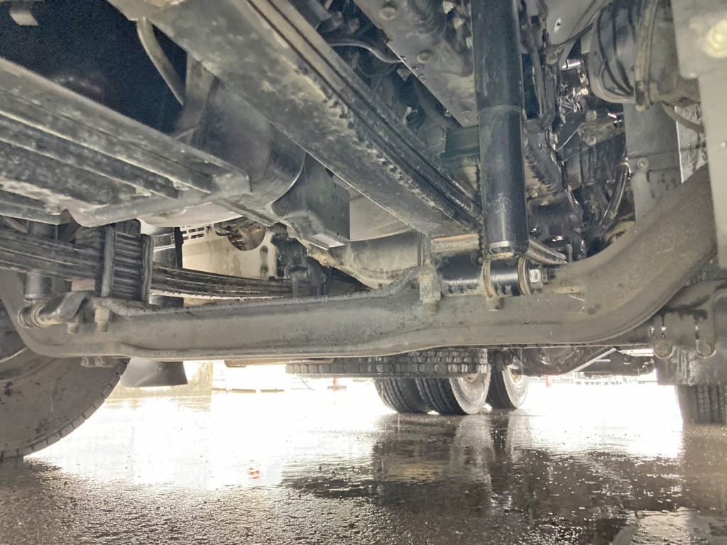 下回りの状態です。(前方)|いすゞ ギガ 2DG-EXZ52CKの写真14