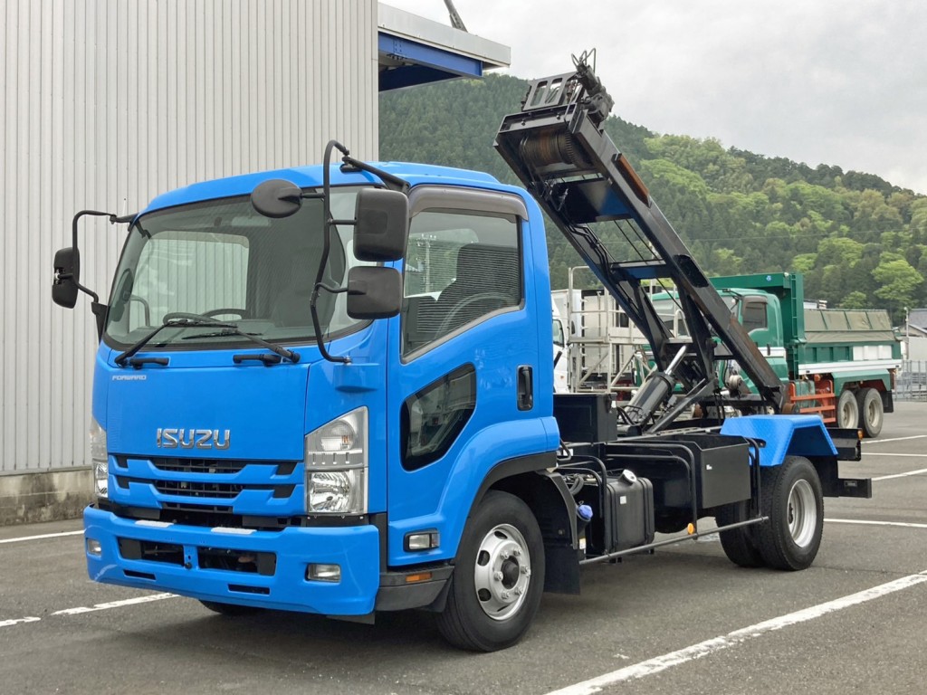 いすゞ フォワード 2RG-FRR90S2(2WD)の写真1