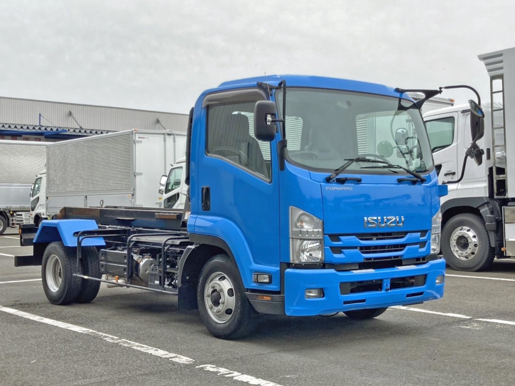 いすゞ フォワード 2RG-FRR90S2(2WD)の写真2