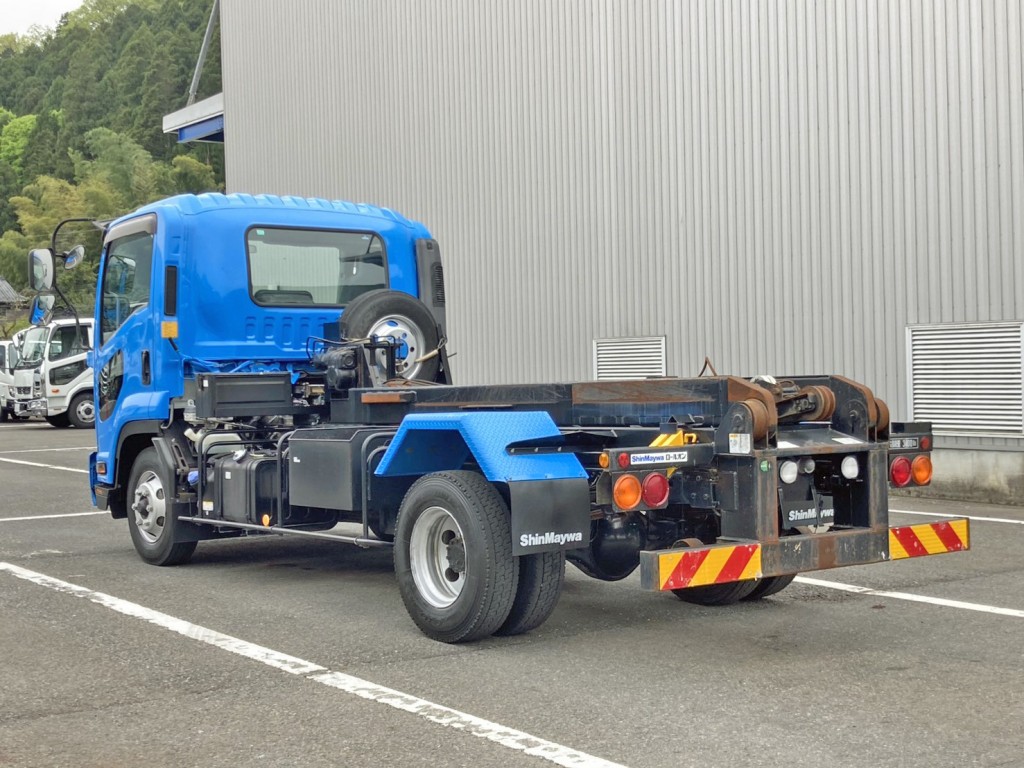 いすゞ フォワード 2RG-FRR90S2(2WD)の写真3