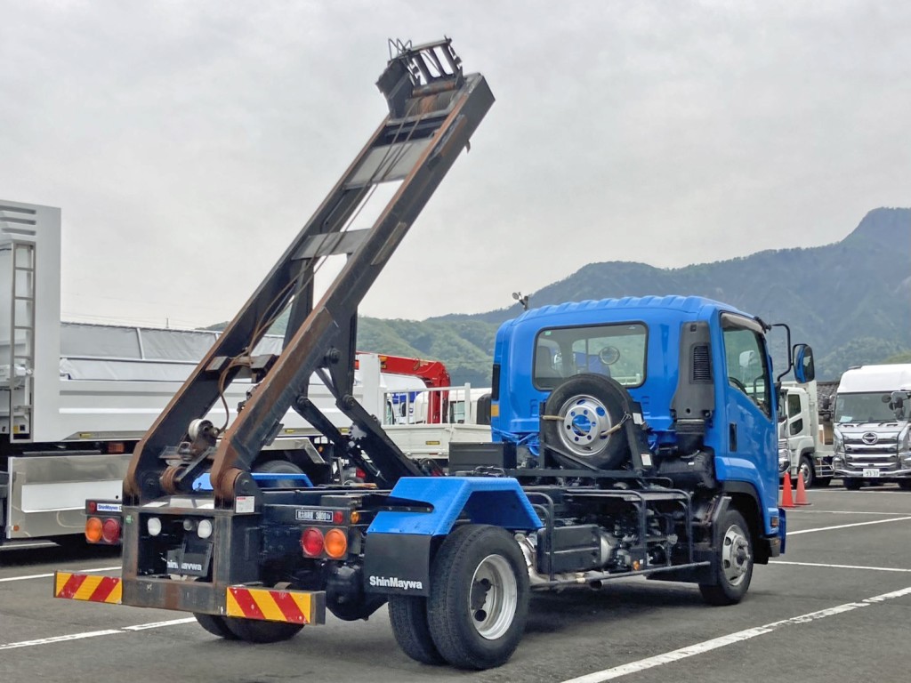 いすゞ フォワード 2RG-FRR90S2(2WD)の写真4