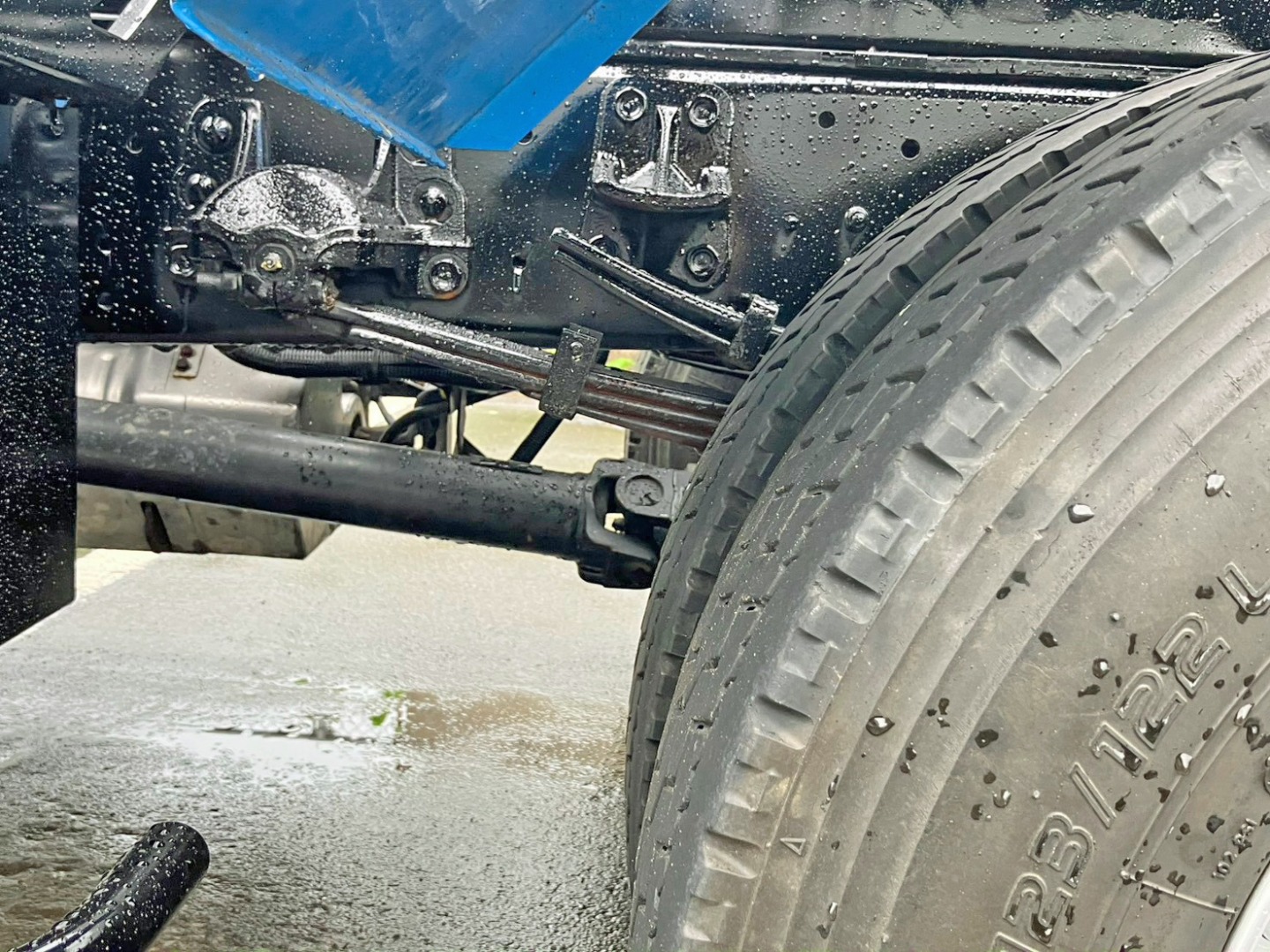 リーフサスです。|いすゞ フォワード 2RG-FRR90S2(2WD)の写真5