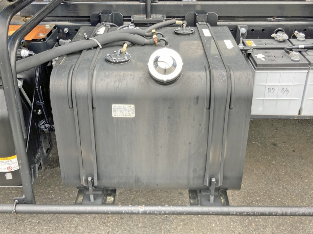 燃料タンクは90Lです。|いすゞ フォワード 2RG-FRR90S2(2WD)の写真22