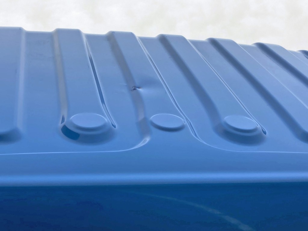 ルーフ中央にヘコミがあります。|いすゞ フォワード 2RG-FRR90S2(2WD)の写真34