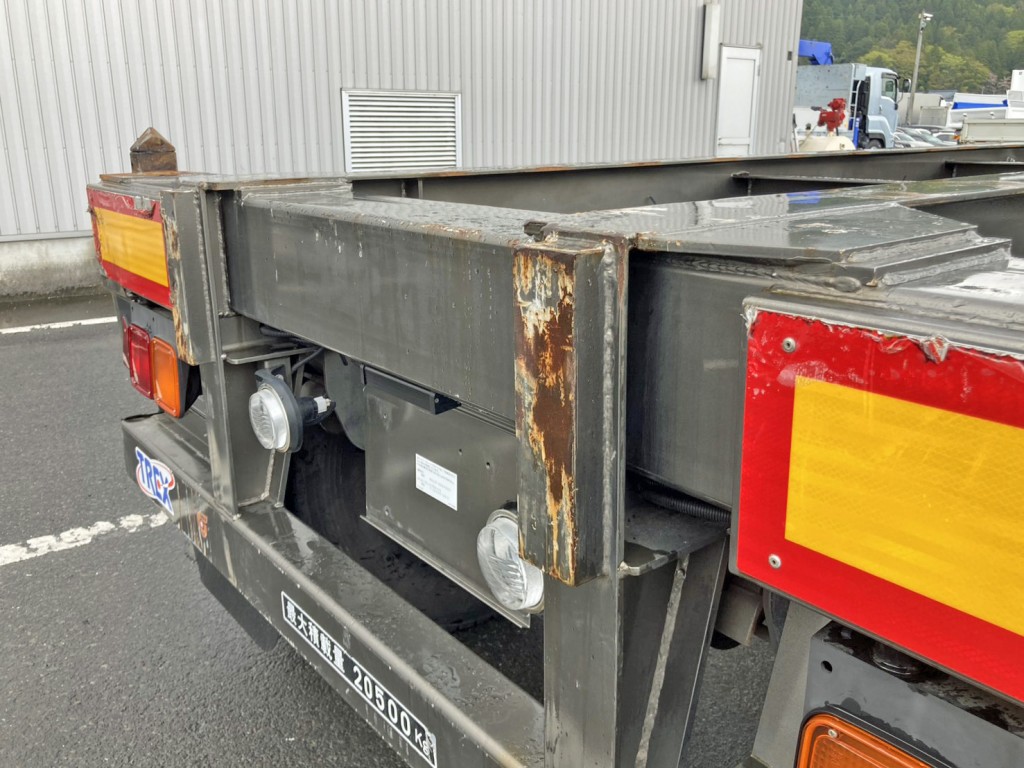 左右メインフレーム後端にキズがあります。(運転席側)|トレクス  CTB22002の写真17