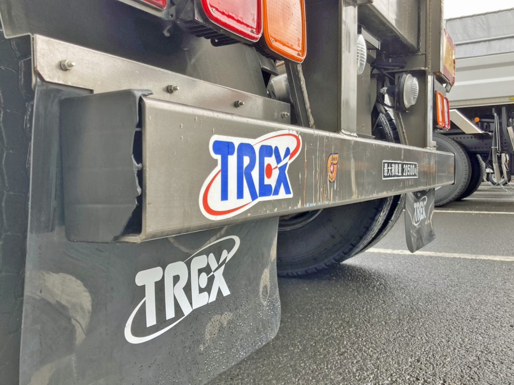 リヤバンパー助手席側カバー割れています。|トレクス  CTB22002の写真20