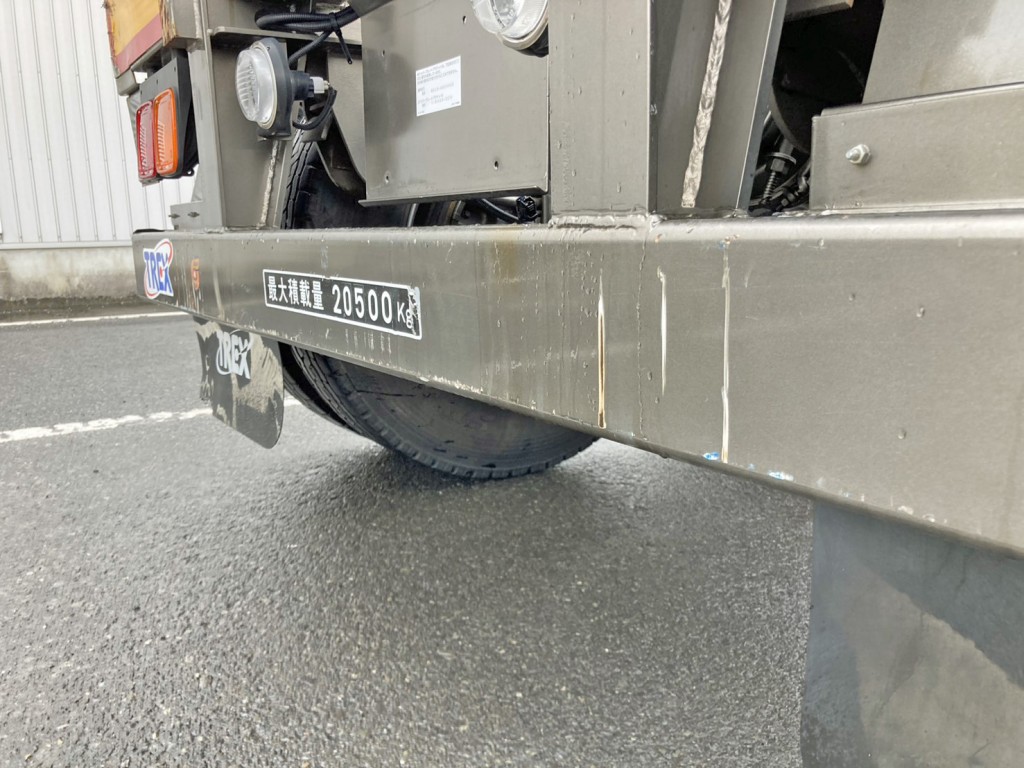 リヤバンパー運転席側にキズがあります。|トレクス  CTB22002の写真22