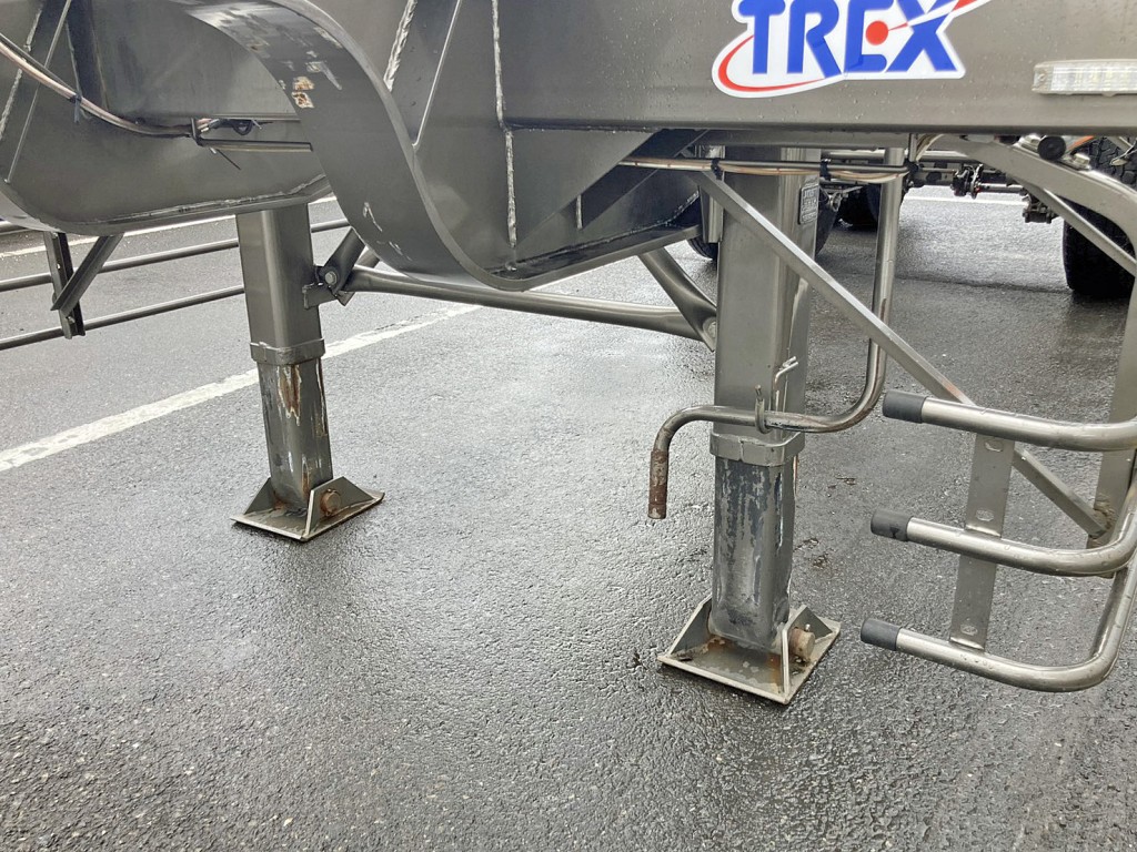 脚は手動式です。|トレクス  CTB22002の写真25