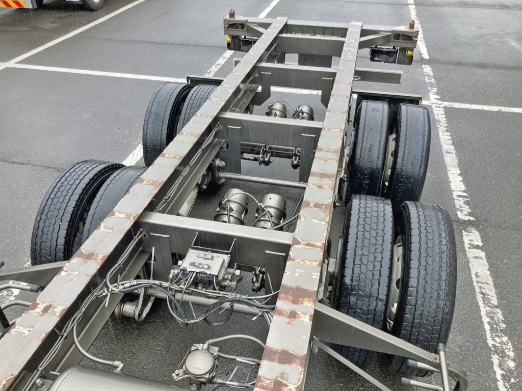 8輪です。|トレクス CTB24001の写真13