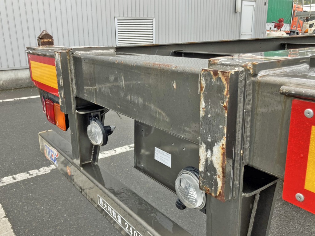 左右メインフレーム後端にキズがあります。(運転席側)|トレクス CTB24001の写真18