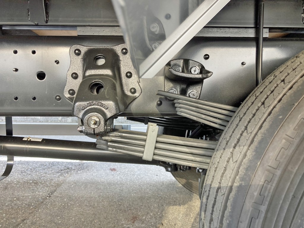 リーフサスです。|日野 レンジャー 2KG-FE2ACAの写真5