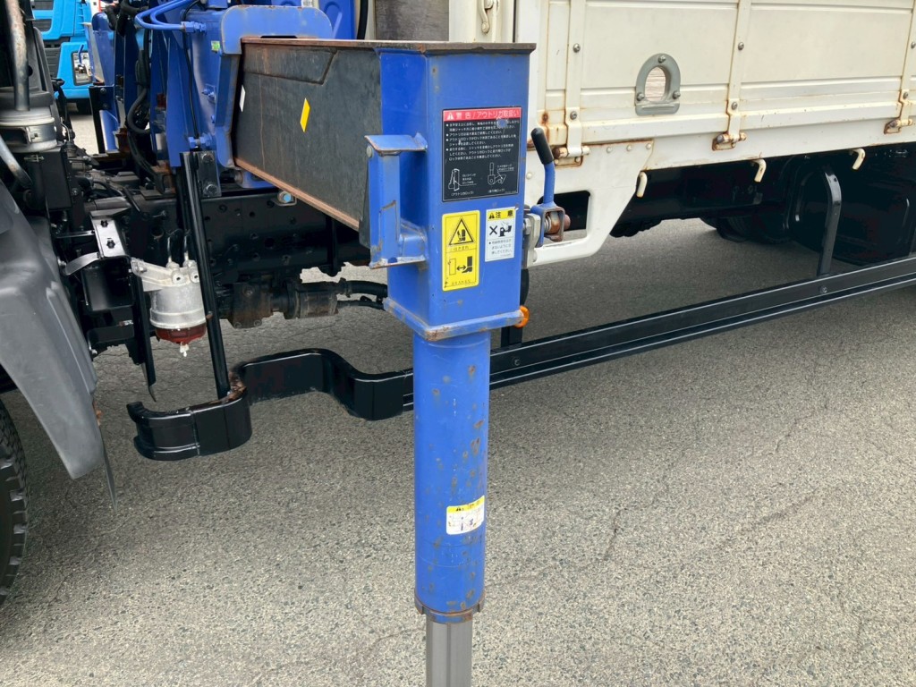 助手席側アウトリガーにキズ・サビがあります。|日野 レンジャー TKG-FC9JKAP(2WD)の写真21