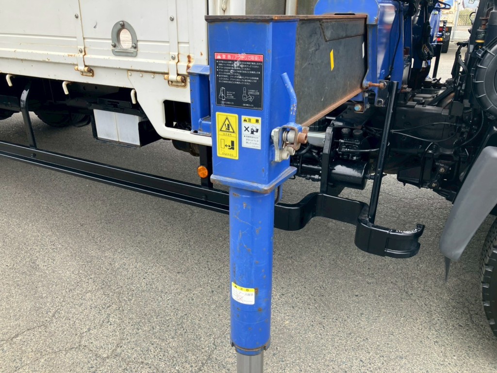 運転席側アウトリガーにキズ・サビがあります。|日野 レンジャー TKG-FC9JKAP(2WD)の写真26