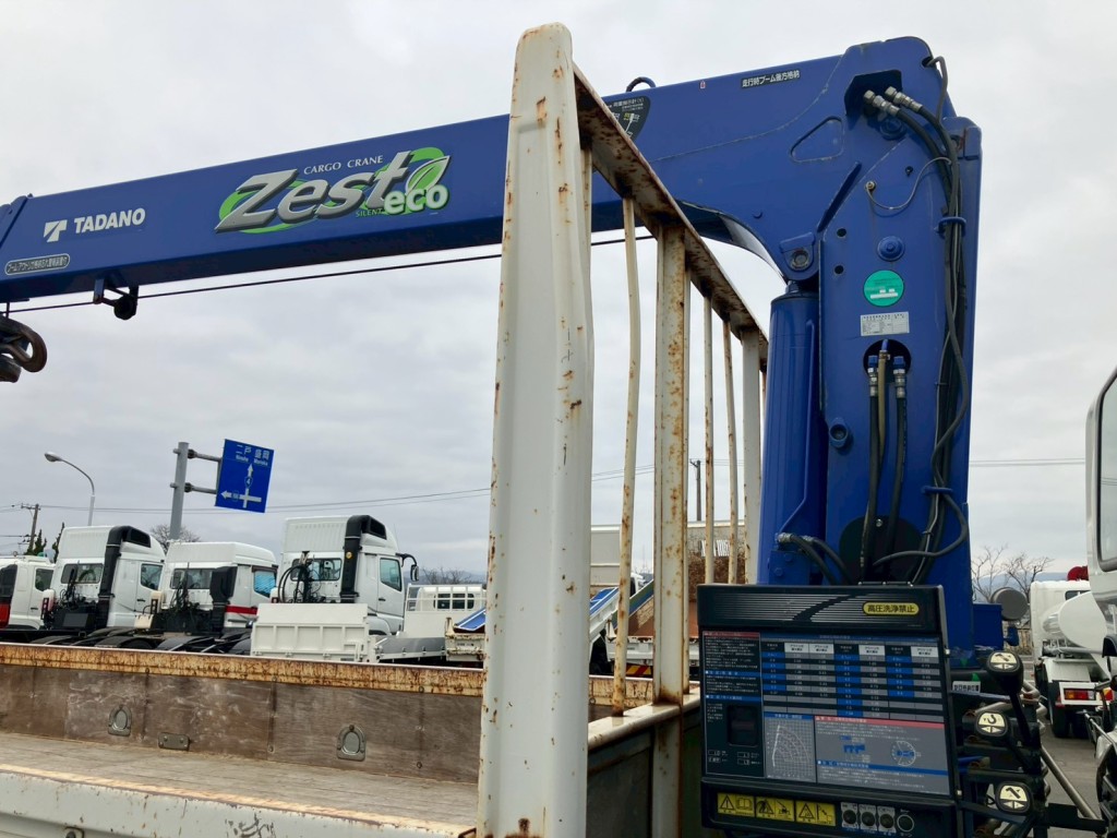 運転席側鳥居にキズ・サビがあります。|日野 レンジャー TKG-FC9JKAP(2WD)の写真27