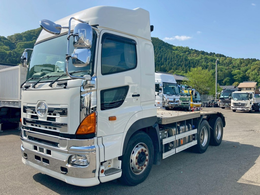 フロント周り、メッキパーツで飾っています。|日野 プロフィア QDG-SS1EKDAの写真1
