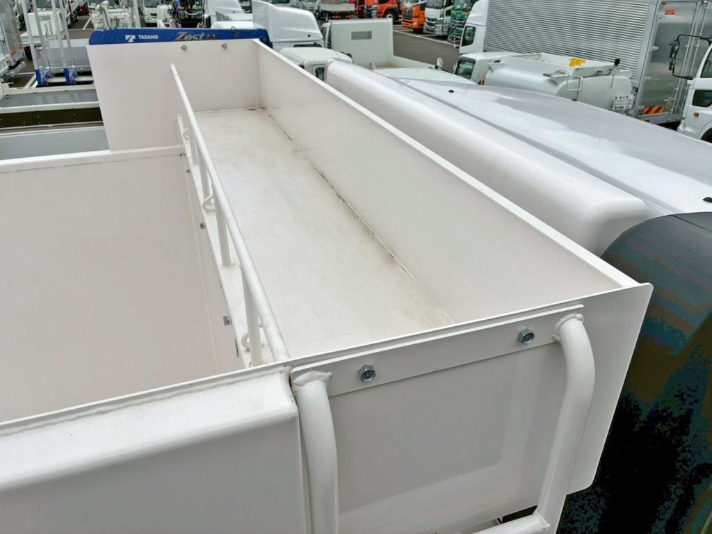 シートデッキの状態です。|日野 プロフィア 2DG-FS1AHEの写真11