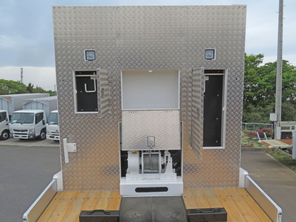 プロテクターに物入が付いています。|日野 レンジャー 2DG-GK2ABAの写真11