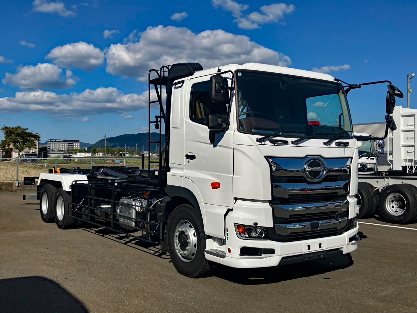 日野 プロフィア 2DG-FS1AHEの写真2