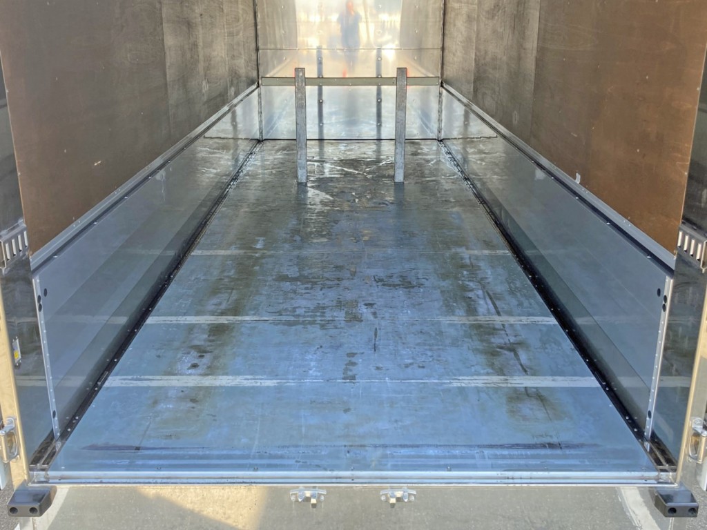 床は鉄板です。|日野 レンジャー 2KG-GK2ABAの写真11