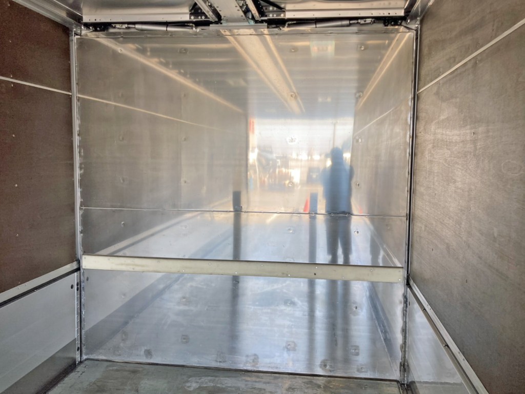 プロテクターはステンレス製です。|日野 レンジャー 2KG-GK2ABAの写真13