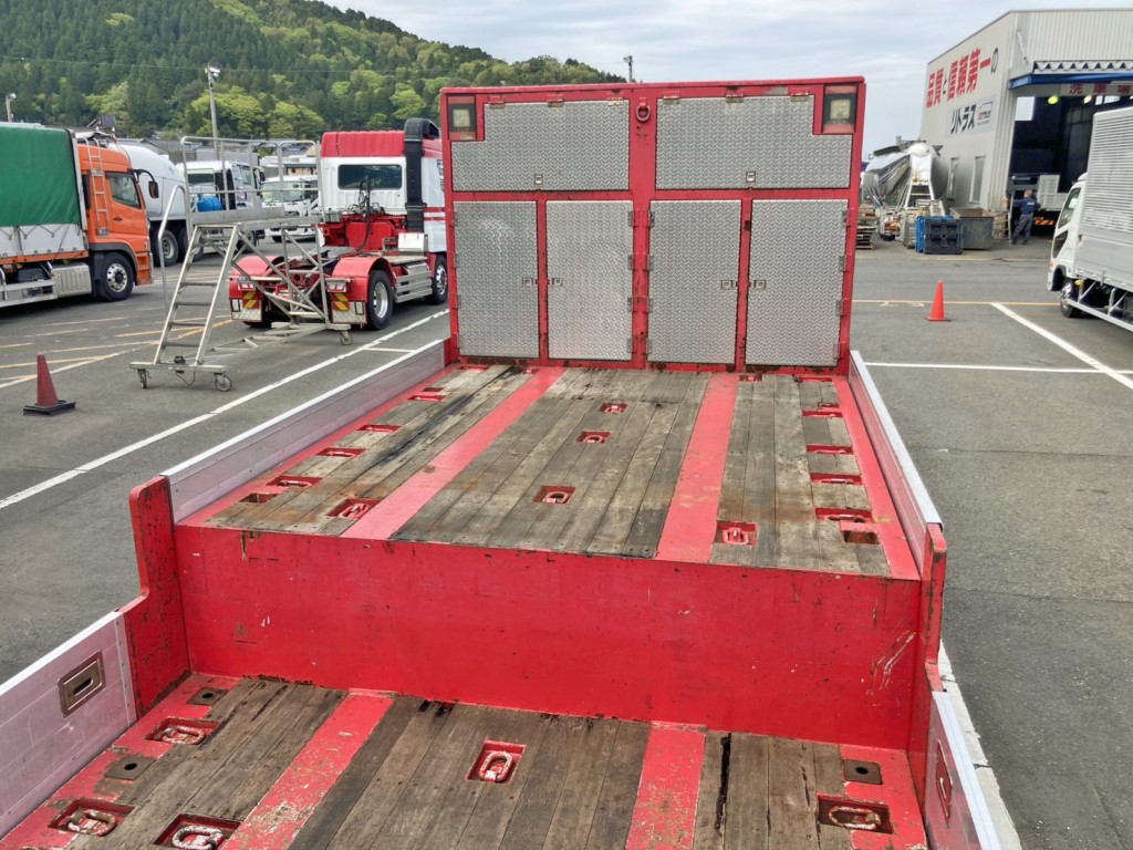 ボディー前方は段落ち仕様です。(上段荷台長：2.85mです)|東邦  TE36H2P3Sの写真12