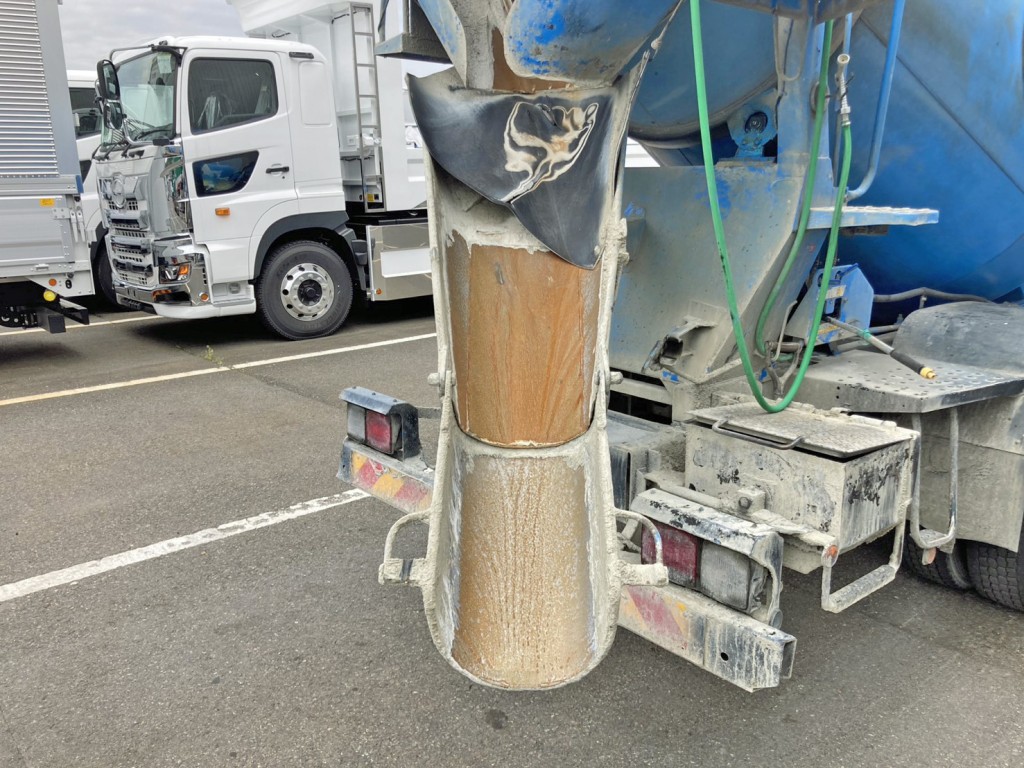 シュートの状態です。|日野 レンジャー 2KG-GC2ABAの写真16