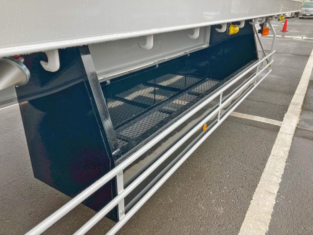 運転席側にりんぎ入れが付いています。|トレクス  PFB34118の写真20