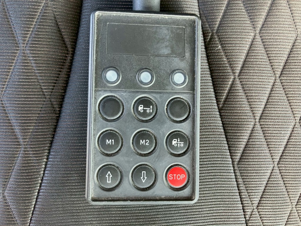 エアサスのコントローラーです。|日野 プロフィア 2DG-SH1EDGGの写真25