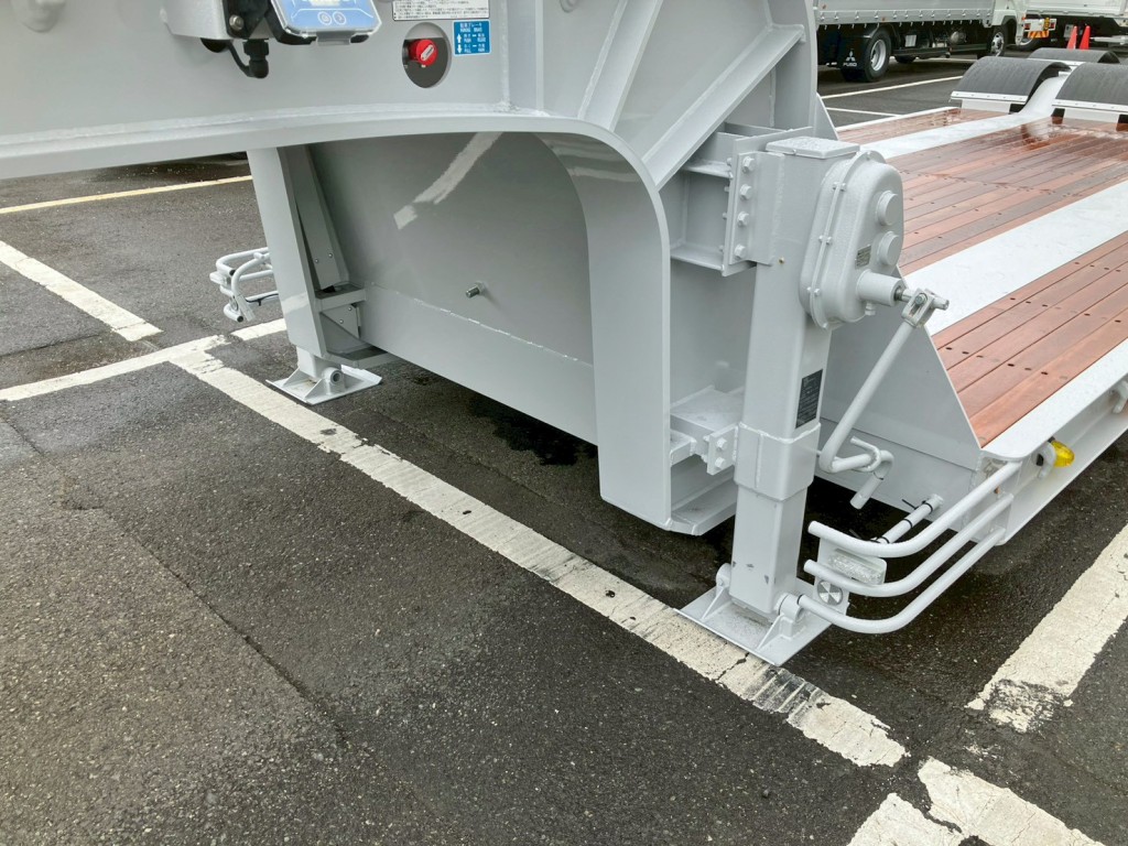 脚は手動式です。|トレクス PMR439DYの写真21