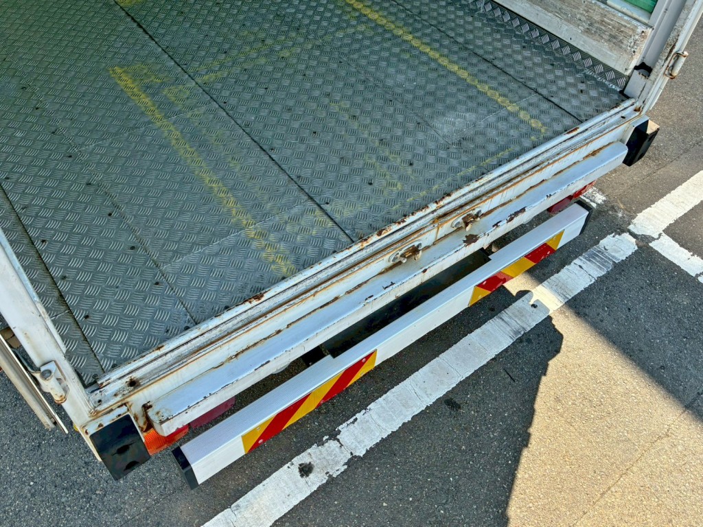 床板後方の状態です。|日野 レンジャー TKG-FD7JKAG(2WD)の写真15