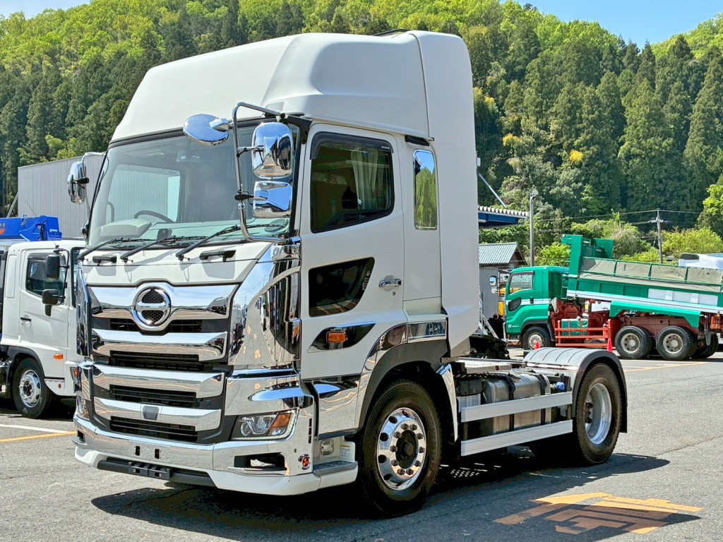 フロント周りメッキパーツで飾っています。|日野 プロフィア 2DG-SH1EDGGの写真1